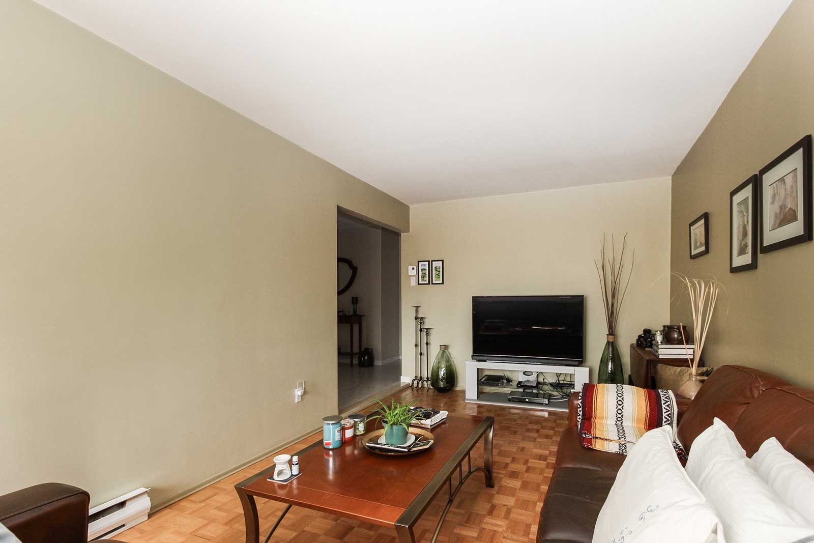 6165 Rue Despréaux Saint-Léonard Montréal, H1S1E7, 4 Bedrooms Bedrooms, ,2 BathroomsBathrooms,Apartment,For Sale,6165 Rue Despréaux Saint-Léonard Montréal , H1S1E7,1015
