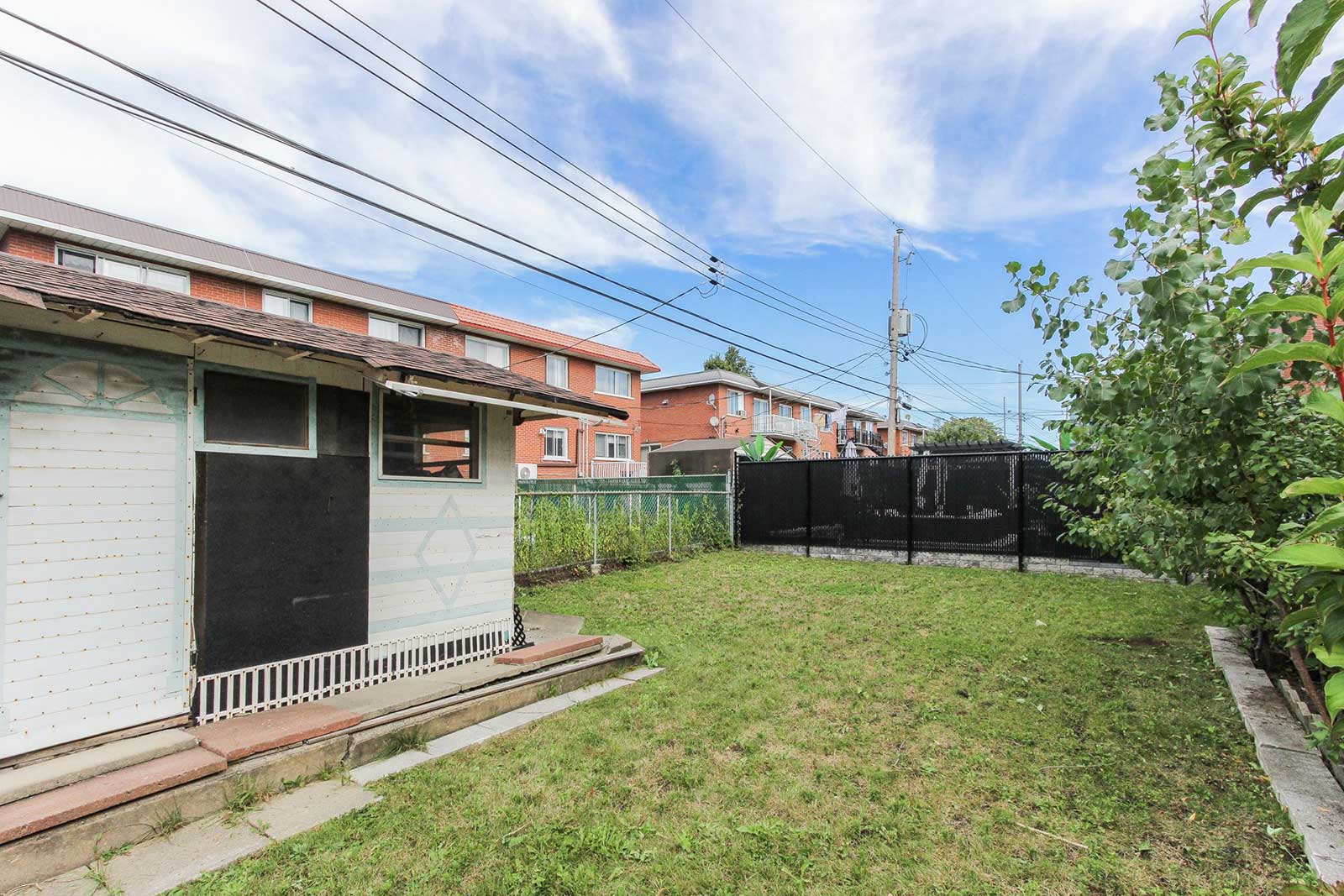 6165 Rue Despréaux Saint-Léonard Montréal, H1S1E7, 4 Bedrooms Bedrooms, ,2 BathroomsBathrooms,Apartment,For Sale,6165 Rue Despréaux Saint-Léonard Montréal , H1S1E7,1015