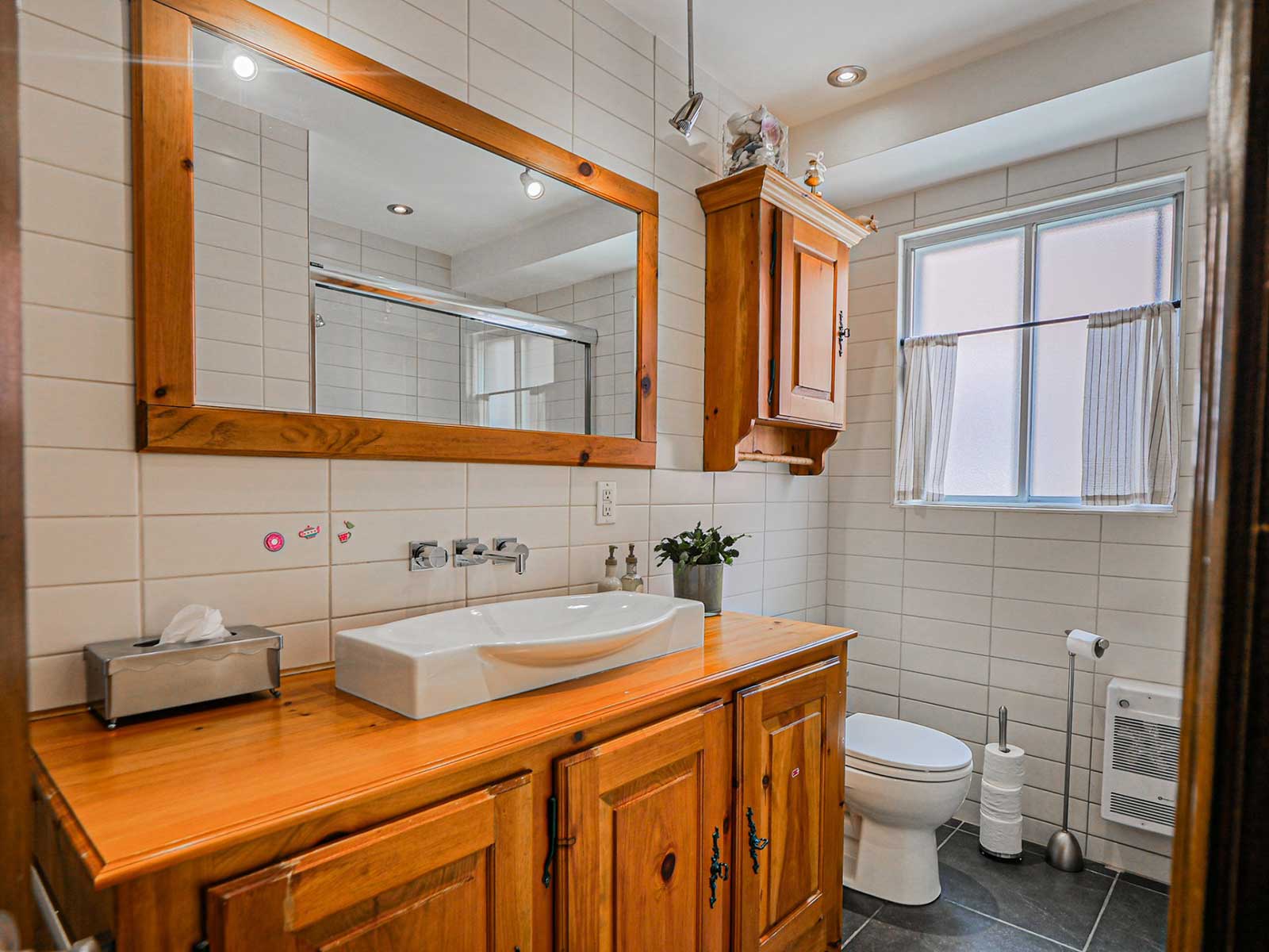 461 32e Avenue LaSalle Montréal, H8P2X3, 3 Bedrooms Bedrooms, ,2 BathroomsBathrooms,Apartment,For Sale,461 32e Avenue LaSalle Montréal , H8P2X3,1018