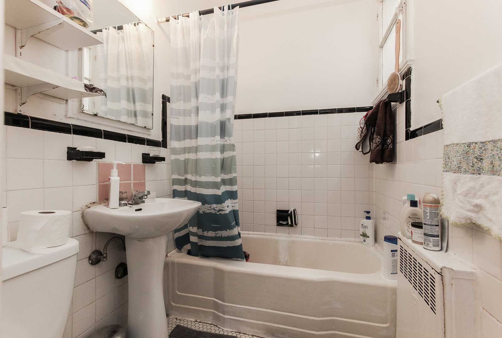 6555 19e Avenue Rosemont La Petite-Patrie Montréal, 3 Bedrooms Bedrooms, ,1 BathroomBathrooms,Apartment,For Sale,1019