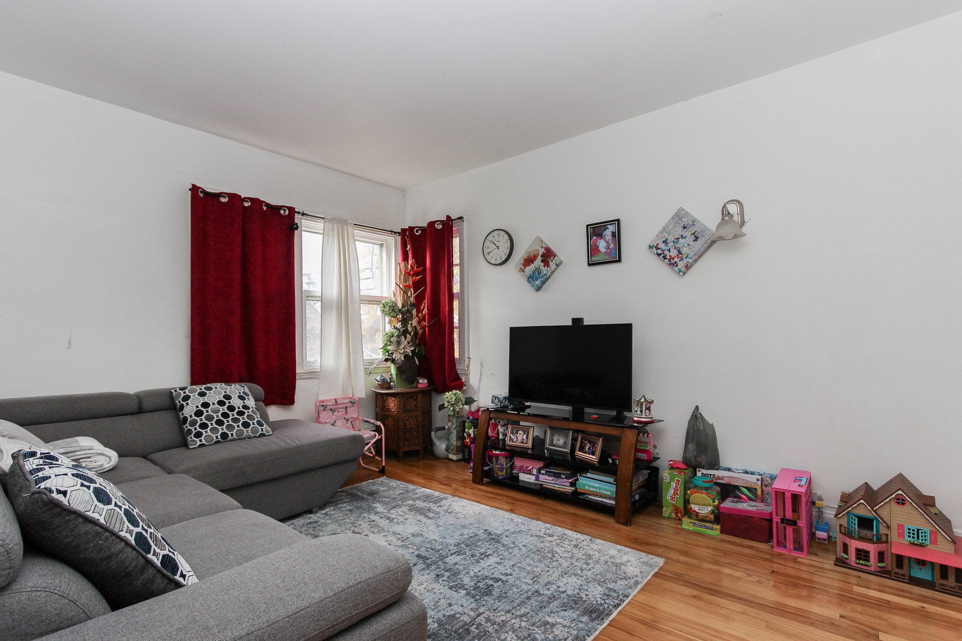 6555 19e Avenue Rosemont La Petite-Patrie Montréal, 3 Bedrooms Bedrooms, ,1 BathroomBathrooms,Apartment,For Sale,1019