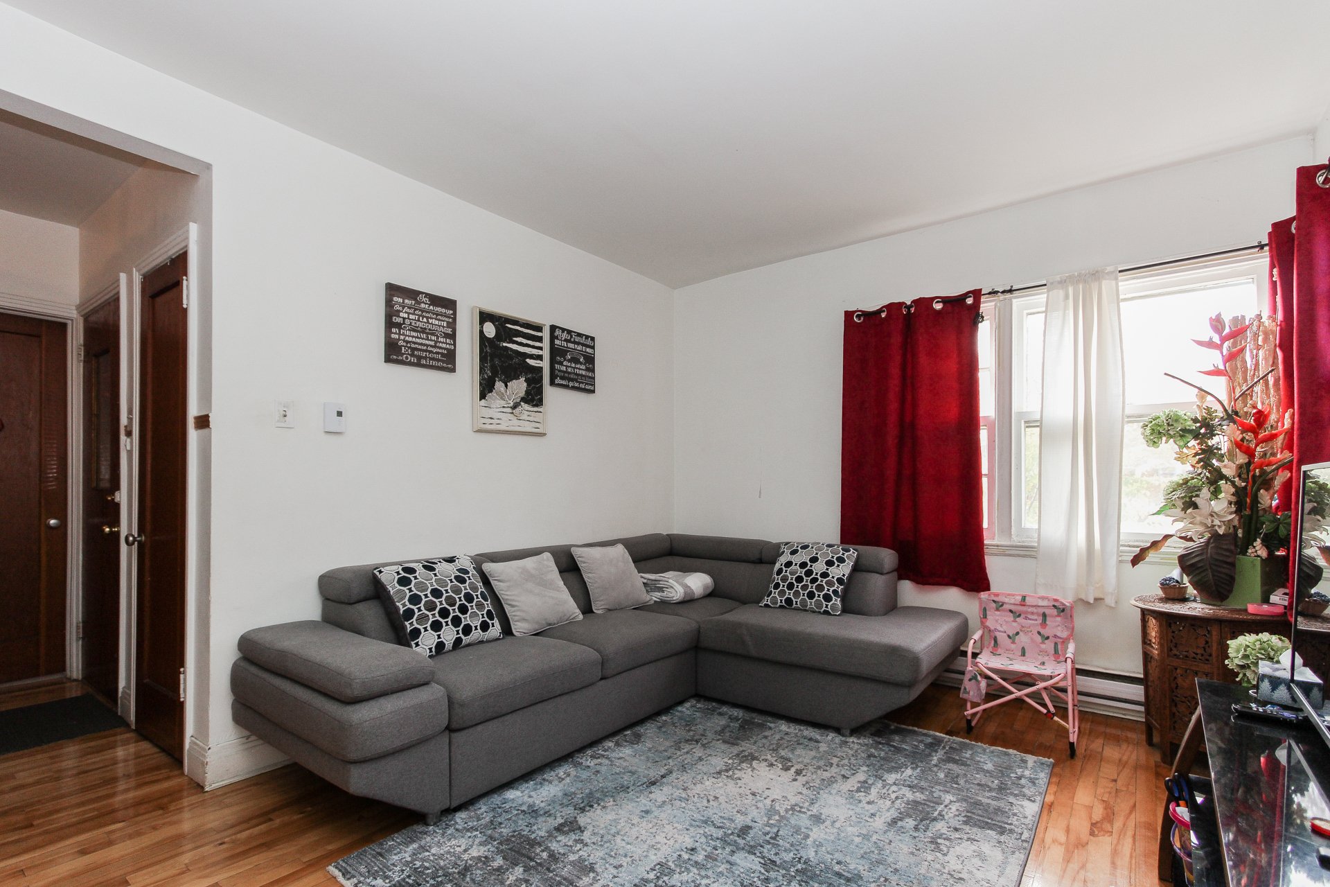 6555 19e Avenue Rosemont La Petite-Patrie Montréal, 3 Bedrooms Bedrooms, ,1 BathroomBathrooms,Apartment,For Sale,1019